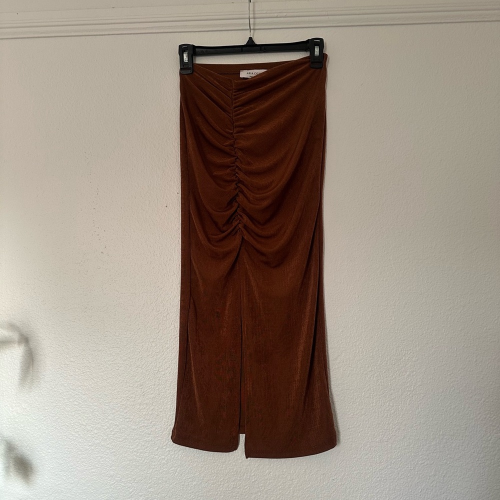 Aria Cove ruched detail coordinating midi skirt in chocolate brown US 2 ASOS - Picture 2 of 4